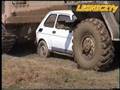 URAL 6x6 i ATS demolują FIATA 126 p / Army truck crushes car
