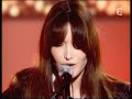 2003 - Carla Bruni - Quelqu'un M'a Dit (Live @ TOTP)