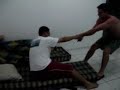 \"Ogema\" quebrando o sofá \"Ogema\" quebrando o sofá