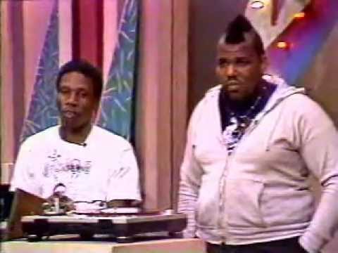 scratching - HOW TO BE A DJ BY THE LEGENDS DJ JAZZY JAY AND AFRIKA BAMBAATA,SOME BASIC FACTS OF DJING AND SCRATCHIN PLUS QUESTION AND ANSWER INFO WITH STUDIO AUDIENCE.RAR...