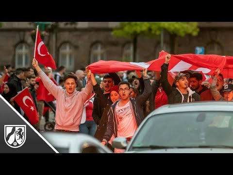 Duisburg: Erdogan-Anhnger feiern Trkei-Wahl-Sieg mit  ...