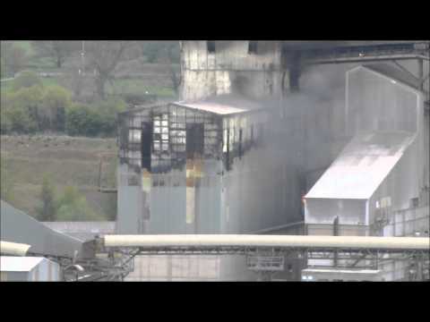 croft - Fire at Croft quarry this evening (17/05/2013). Taken from the top of Croft hill. I honestly don't know how the music got there so I redid the video the next...