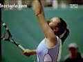 2 womans who are playing tennis