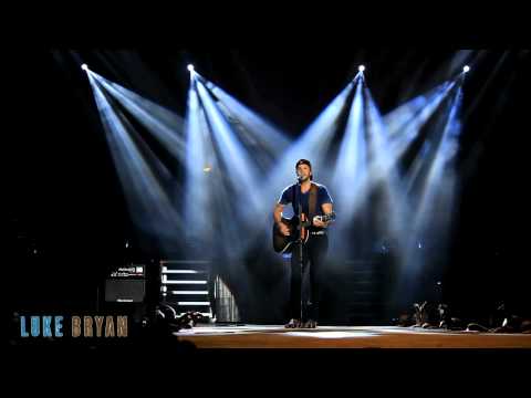 Dirt Road Diary – Live from the Luke Bryan Farm Tour 2012