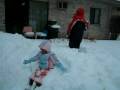 videos de zoya and maaz playing in the snow