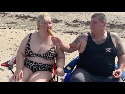 Mama June & Geno Spends 4th at the Beach! Looking Happy and Sober!