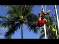 Adriano Blatt dando salto mortal no trap�zio