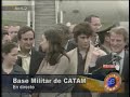 bernard kouchner - canciller de francia habla en la rueda de prensa del aeropuerto junto a ingrid y sus hijos