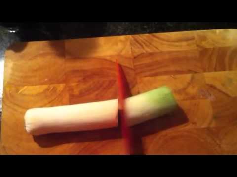 how to cut a leek