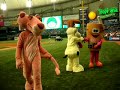 odie messing with garfield
