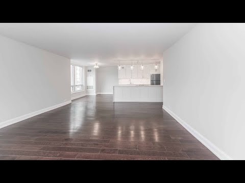 A Gold Coast 2-bedroom, 2-bath on quiet, tree-lined Astor Street A Gold Coast 2-bedroom, 2-bath on quiet, tree-lined Astor Street