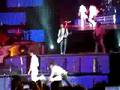 videos de Jonas Brothers Burning Up Tour Joe & Nick do their flips