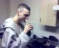 Scotty 2 Hotty in the Kithcen