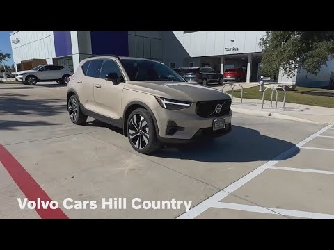 2025 volvo xc40 b5 ultra dark theme  h0587