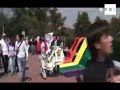 Universitarios de la UNAM se besan en rechazo