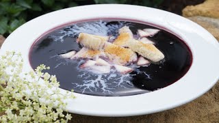 Feine Holundersuppe mit Apfelringen, Zwieback und Milch | Rezeptempfehlung Topfgucker-TV Feine Holundersuppe mit Apfelringen, Zwieback und Milch | Rezeptempfehlung Topfgucker-TV