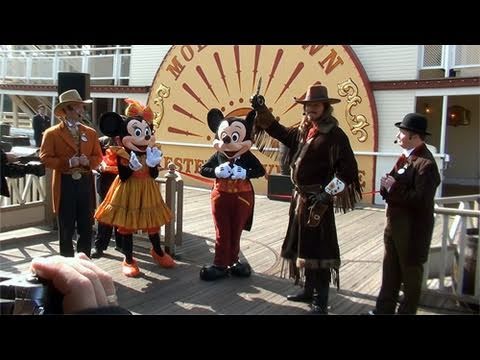 dlrpmagicvideo - Visit http://www.dlrpmagic.com to discover Disneyland Paris at the click of a mouse! The Molly Brown riverboat at Disneyland Paris was re-dedicated after a c...