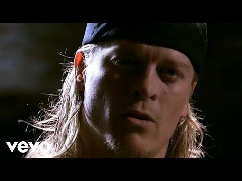 puddle of mudd performing she fucking hates me at the