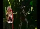 Avril peforms \