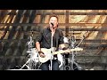 Bruce is bloody awesome, go to his concerts!