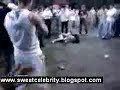 Two German chicks punch