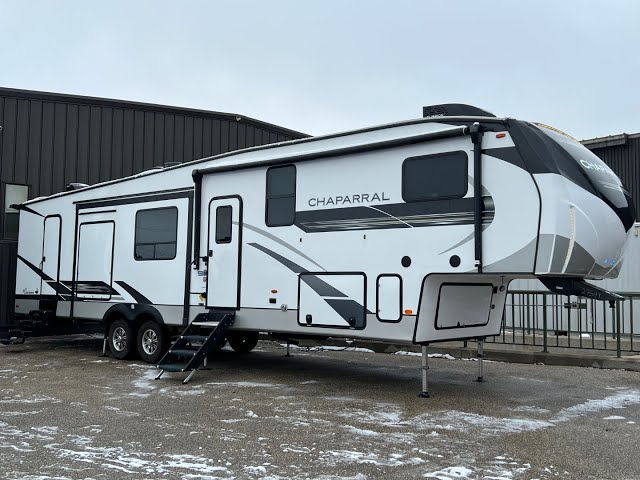 2022 Coachmen Chaparral 373MBRB Fifth Wheel Camper  in Travel Trailers & Campers in Winnipeg