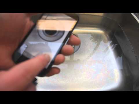 Motorola Moto G Gorilla Glass scratch & underwater test - DON'T do it to yours, it will break