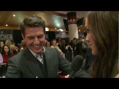 Fröberg - Izza haffade Tom Cruise på röda mattan inför galapremiären av Jack Reacher. Det visar sig att Tompa inte alls har koll på vart i Norden han är. Facebook: htt...