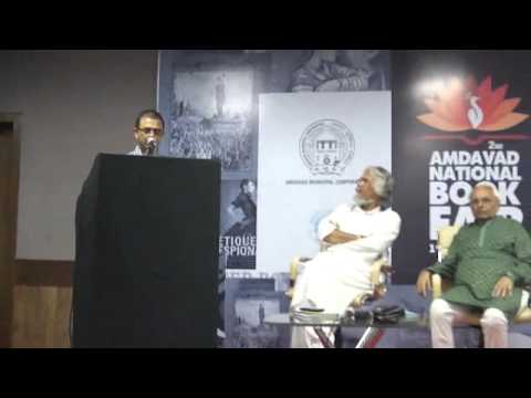 Makarand Musale reciting ghazal - Saav Rajaapaath maa Pachhu Faryu