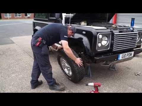 Bleeding an ABS system on a Land Rover Defender / Discovery 2
