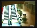 Dziadek na ruchomych schodach