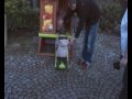 Jules visite la maison de Winnie et fait du tracteur !
