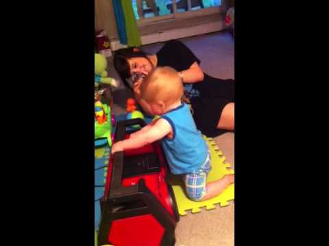 lonnie420 - Xander bustin a move to some hitem up.