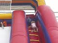 Nuni havingn fun ...