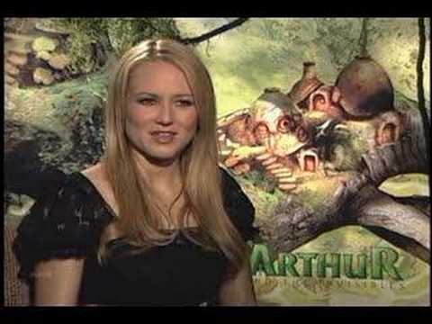 JEWEL REVEALS THE 'ALASKA' OF MEN IN TREES