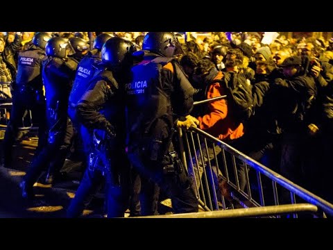 In den Straßen Barcelonas: Gegen den eigenen König