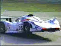 Une voiture d�colle au 24 h du Mans