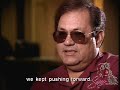 Clip of selena talking w/bandmates and singing cien anos