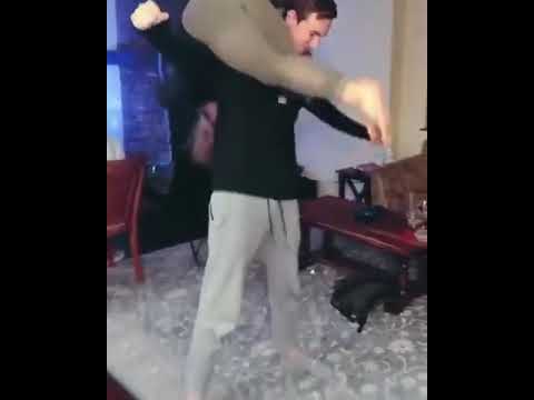 Kiedy koleżanka robi wygibasy, a Twoja dziewczyna siedzi tuż obok