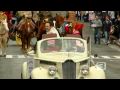 Cheerful Crowds Brave Cold For Christmas Parade