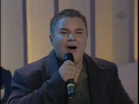 Homenagem à  Banda Raça Negra no Programa Raul Gil Felipe Haniel canta 