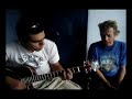 Título da música: Gostava tanto de você;Autor: Édson Trindade;Cover: Tim Maia.COMENTÁRIO:Para quem não sabe, o autor de 'Gostava tanto de você', Édson Trindade,não escreveu esta música por causa de uma namorada que o tinha abandonado, mas sim, para a filha dele que havia falecido em um acidente. Talvez ela seja um bom motivo para você começar caçar libélulas, dançar, brincar, namorar, beijar, nadar, andar de bicicleta, soltar pipa, etc. Releia a letra da música pensando no seu verdadeiro significado. Gostava Tanto de Você Não sei por que você se foi Quantas saudades eu senti E de tristezas vou viver E aquele adeus não pude dar Você marcou a minha vida Viveu morreu na minha história Chego a ter medo do futuro E da solidão que em minha porta bate E eu gostava tanto de você... Gostava tanto de você... Eu corro e fujo destas sombras Em sonhos vejo esse passado E na parede do meu quarto Ainda está o seu retrato Não quero ver para não lembrar Pensei até em me mudar Lugar qualquer que não exista O pensamento em você E eu gostava tanto de você... Gostava tanto de você... O que podemos refletir sobre isso? Aproveite cada momento da sua vida ao máximo, passe o maior tempo possível com as pessoas que você ama (família, amigos e amores) e torne estes momentos inesquecíveis. Pode ser a última vez que vocês estejam juntos. A cada dia que se passa, se fortalece a idéia de que é importante aproveitar cada dia, cada minuto de nossa vida, como se fosse o último, porque ele realmente pode ser. Não devemos dar muita importância ao que os outros vão pensar ou falar... o que importa é sermos realmente felizes, não importando o quanto você possa parecer bobo ou errado, frente aos olhos de quem nunca vai saber o que realmente se passa em sua mente ou no seu coração. Aproveite a sua vida! Problemas, esses todos temos, podem ter certeza! A diferença é saber que um dia todos eles, mais cedo ou mais tarde, vão se resolver, e, provavelmente, daí surgirão outros. Não podemos ficar esperando a ausência de problemas para sermos felizes! A felicidade está aí, de graça e para quem quiser tê-la, o que precisamos é saber enxergá-la em cada pequeno presente que recebemos o tempo todo em nossas vidas. 'Não pense no número de vezes que você respirou, mas sim nos momentos em que você perdeu o fôlego... de tanto rir, de surpresa, de êxtase, de felicidade.'Ellen LacerdaDE BELO HORIZONTE-MG.