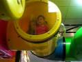 videos de Chuck E Cheese tunnel