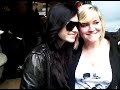 Demi Lovato en Londres Firma de autografos - Fan pregunta por Selena G y Demi Responde.!!