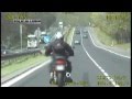 Motocyklista bez prawa jazdy i ubezpieczenia :: Policjanci z wydziału ruchu drogowego lubińskiej komendy zatrzymali 23-letniego mieszkańca Wrocławia. Mężczyzna kierował motocyklem nie posiadając do tego wymaganych uprawnień oraz ubezpieczenia.Policjanci z wydziału ruchu drogowego patrolując drogę krajową nr 3 na trasie z Lubina do Polkowic zauważyli motocyklistę. Mężczyzna poruszał się z nadmierną prędkością. Pomiar, jakiego dokonali wykazał 120 km/h na odcinku gdzie obowiązuje ograniczenia do 70 km/h. Po zatrzymaniu go do kontroli okazało się, że 23-letni mieszkaniec Wrocławia nie posiada w ogóle prawa jazdy na motocykl oraz wymaganego obowiązkowego ubezpieczenia na ten pojazd. Jak tłumaczył policjantom uprawnień do kierowania motocyklem nigdy nie posiadał a w dniu, kiedy został zatrzymany jechał z Wrocławia na teren powiatu polkowickiego gdyż tam chciał sprzedać motocykl, którym się poruszał.Za popełnione wykroczenia 23-letni mieszkaniec Wrocławia został ukarany mandatem w wysokości 1000 złotych.Oficer PrasowyKPP w Lubinieasp. sztab. Jan Pociecha