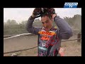 le quintuple champion du monde italien explique les subtilit�s du pilotage dans le sable.
