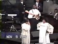 Annual COGIC Mic Pass \"everybody\"