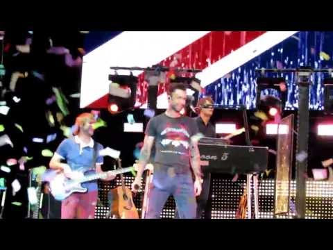 Maroon 5 – Moves like Jagger ft. Kelly Clarkson (San Diego 10/05/13)