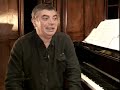 el nou espectacle de xavier albert�, amb textos de narc�s comadira, �s un viatge per la cultura musical catalana des del final del s.xix al xx. int�rprets: miquel cobos, titon frauca, efrem garcia, oriol gen�s, maria hinojosa, enric mart�nez castignani, marisa martins i xavier pujolr�s, amb la participaci� del cor del conservatori de girona. ho podreu veure a final de juliol al festival grec de barcelona. reportatge programa la mandr�gora de tve. veu en off, oriol nolis. imatge, xavi pedro. so, juan herv�s. gui� i realitzaci�, maite guisado.