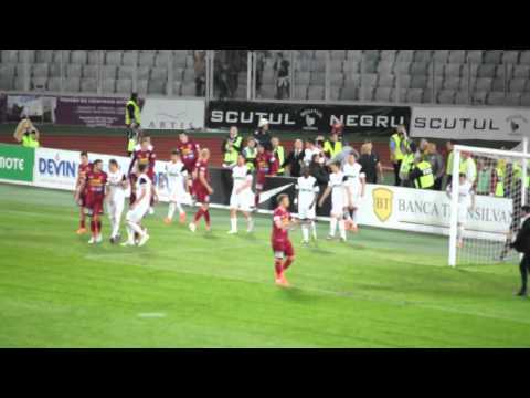 Goalie nietet Elferschützen u